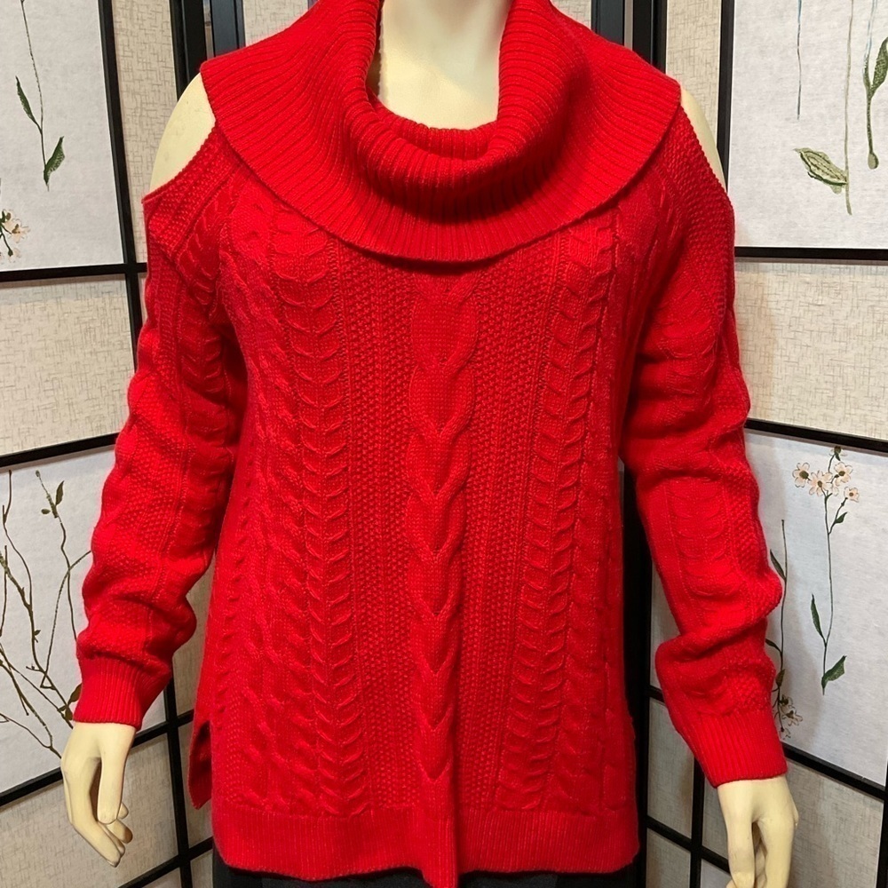 Crown and Ivy Cable Knit Cold Shoulder Sweater Size L
